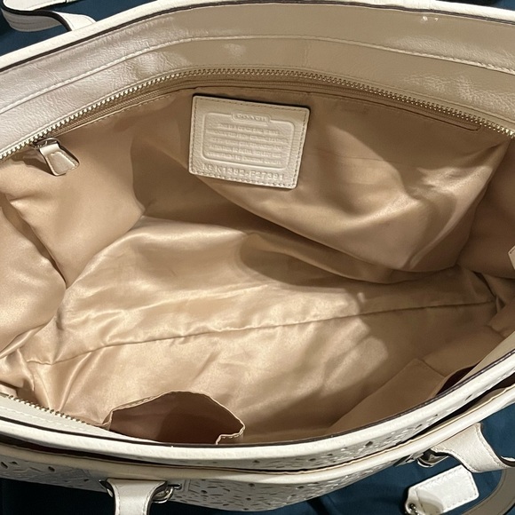 Coach Taylor Eyelet Leather Carry All #F27391 White Bag Tote, White Creme - Picture 10 of 16